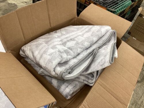 Area Rug  - Lot 732