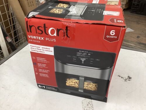 Instant Vortex Plus Air Fryer - Powers On & Shows "Close Basket" on Display - Lot 491