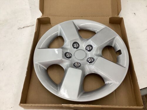 17" Wheel Cover  - Lot 493