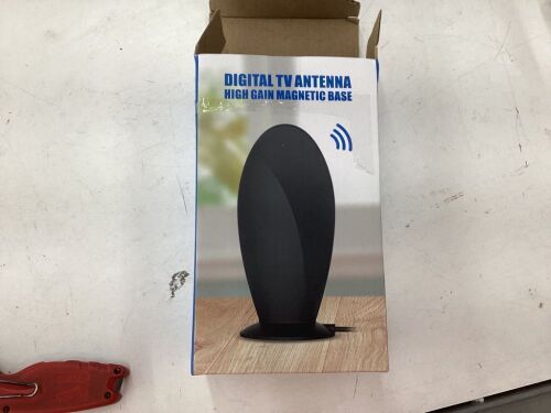 Digital TV Antenna High Gain Magnetic Base  - Lot 471