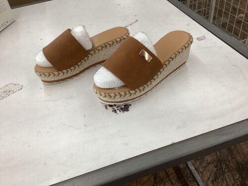 Platform Sandals, Size 38  - Lot 492