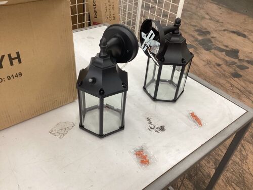 Outdoor Wall Lantern, Set of 2  - Lot 274