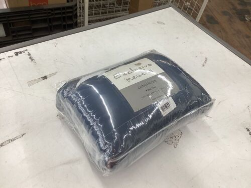 King Size Comforter  - Lot 267