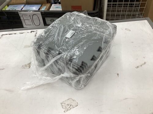 Foam Floor Tiles, 12 x 12, 18 Pack  - Lot 297