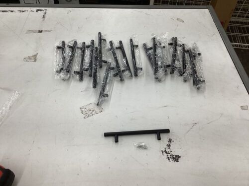 Lot of (20) Cabinet Pulls, Black  - Lot 298