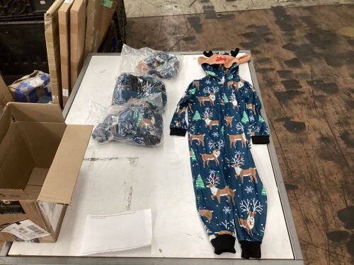 Family Christmas Matching Pajamas, Set of 4  - Lot 109