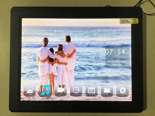 LOVCUBE 15" Digital Photo Frame - Lot 391