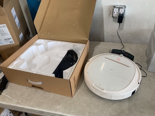 TAB Smart Sweeping Robot Vacuum - Lot 85