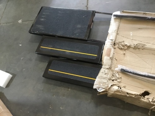 Quick Products QP-S5W2S Economy 5th Wheel Stair, 3-Step - Lot 613