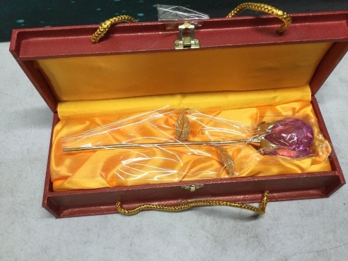 Lot of (16) Gold Plated Long Stem Glass Roses  - Lot 766