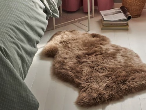 ULLERSLEV Sheepskin, light brown, 2 ' 4 "lot of 2 @ $39.99 = $79.98 - Lot 749
