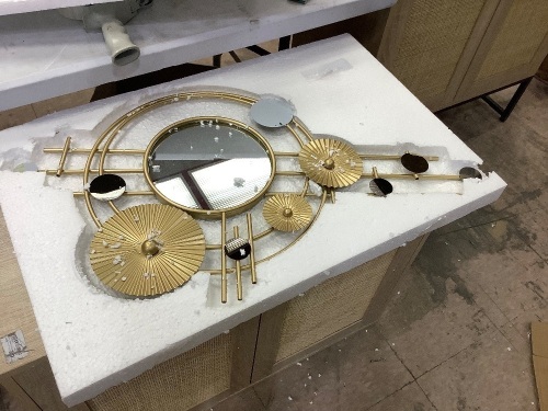 Large decorative wall mirror - Lot 451