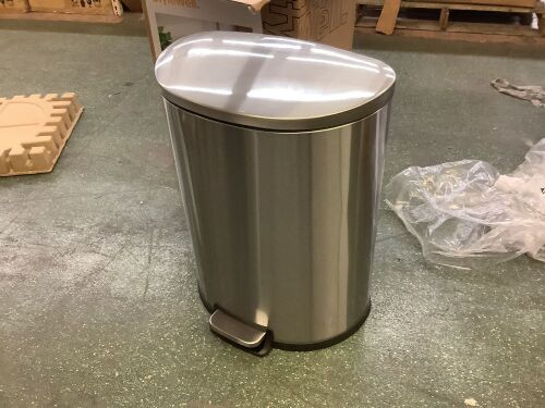 StyleWell 13 gal. Stainless Steel Step-On Trash Can D-Shaped - Small Dent - Lot 193