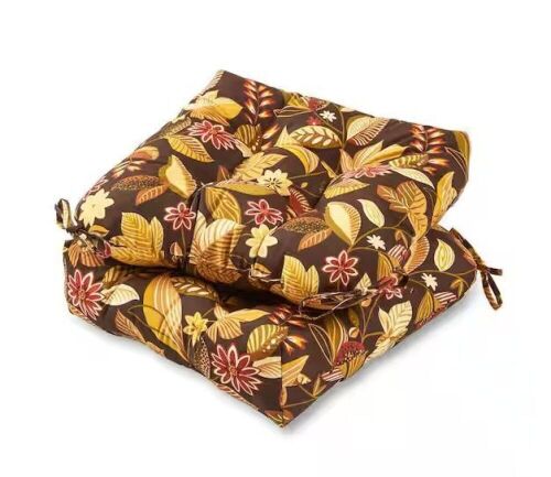 Greendale Home Fashions Timberland Floral 20 in. x 20 in. Tufted Square Outdoor Seat Cushion, 2 Pack  - Lot 202