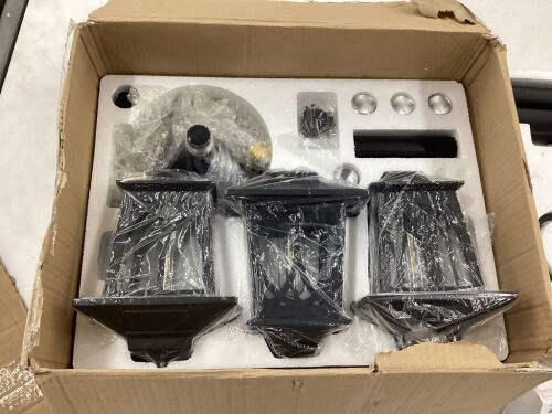 3 Light Lamp Post  - Lot 569