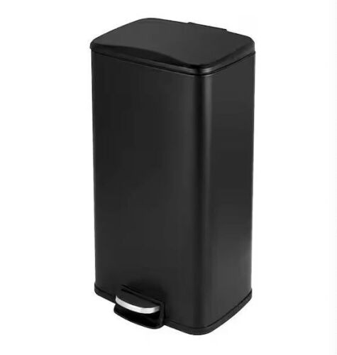 Innovaze 8 Gal. Rectangular Matte Black step-on Trash Can - Lot 260