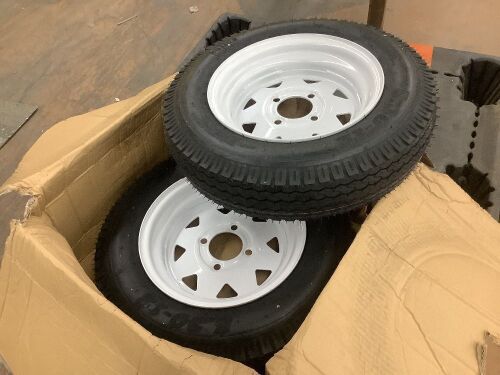 Trailer Tires, Set of 2 - Lot 321