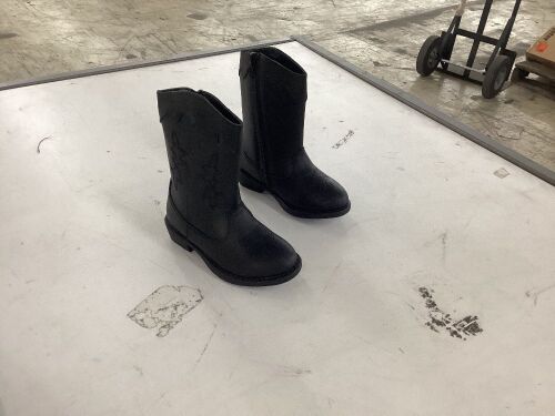 Kids Boots, Size 8  - Lot 608