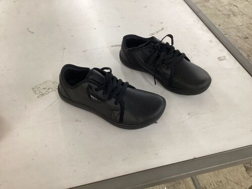 Hobibear Barefoot Shoes, Size 41 - Lot 747