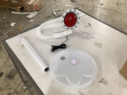 Infrared Red Heat Therapy Light - Doesn't Power On, Possibly Bad Bulb - Lot 734