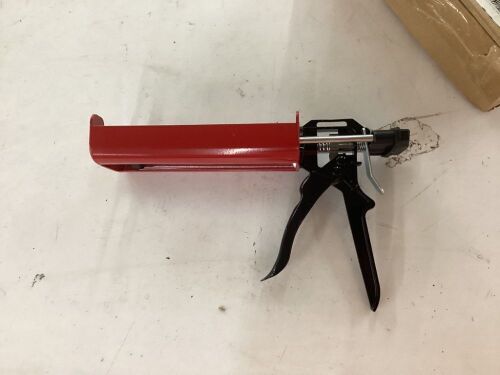 Manual Caulking Gun  - Lot 468