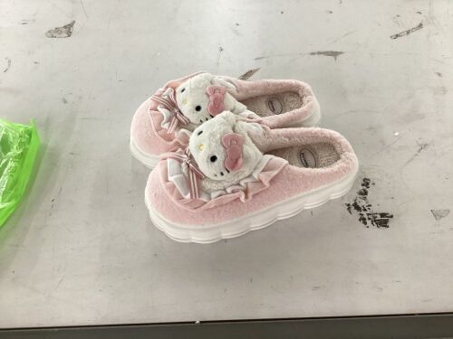 Hello Kitty Slippers  - Lot 348