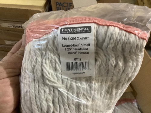 Case of 12 Huskee classic loop ended mop heads - Lot 290