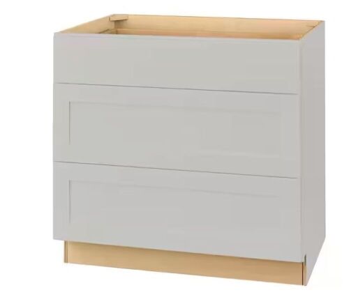 Hampton Bay Avondale 36 in. W x 24 in. D x 34.5 in. H Ready to Assemble Plywood Shaker Drawer Base Kitchen Cabinet in Dove Gray  - Lot 84