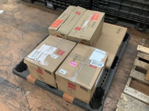 Lot of (5) Christmas Items - Uninspected - Lot 289