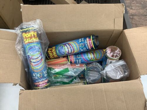 Box of Glow Stick Party Favors - Lot 656