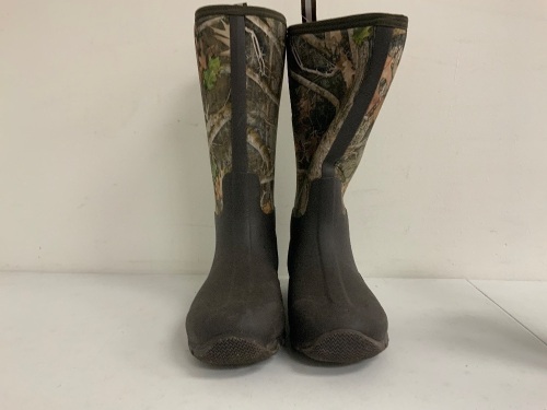 Muck Boots for Men, Size 9, E-Comm Return - Lot 141