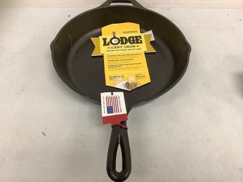 Lodge Cast Iron Skillet, Appears New, Sold as is - Lot 272