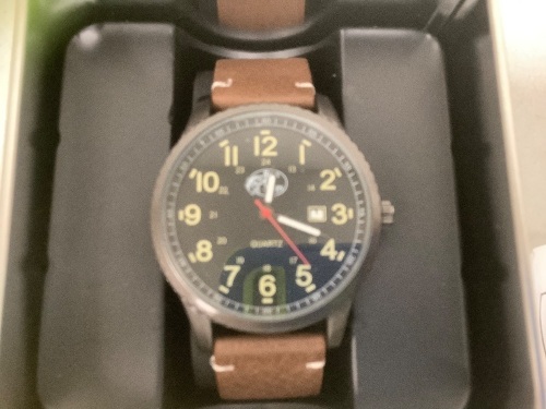 Mens Watch, Appears New - Lot 306