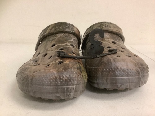 Mens Crocs, 12, Appears New, Sold as is - Lot 32