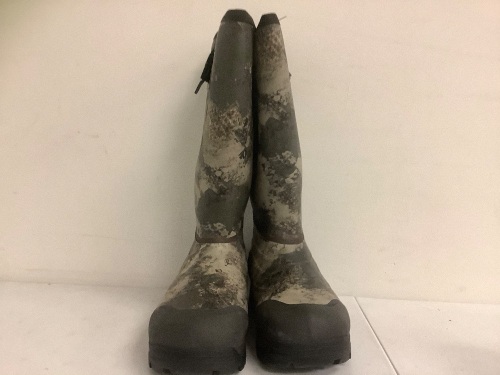 Mens Rubber Boots, 10M, Appears New, Sold as is - Lot 699
