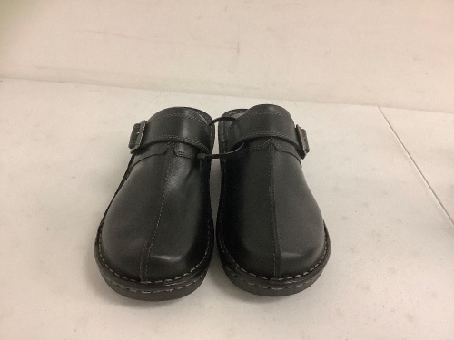 Eastland Womens Clogs, 8.5W, Appears New, Sold as is - Lot 742