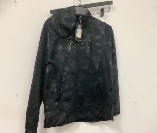 Under Armour Mens Hoodie, M, Appears new, Sold as is - Lot 753