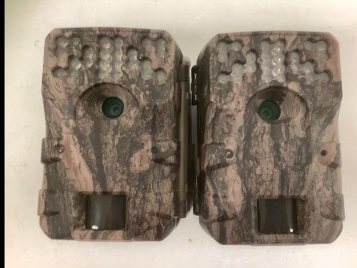 Lot of (2) Trail Cams, E-Comm Return - Lot 373