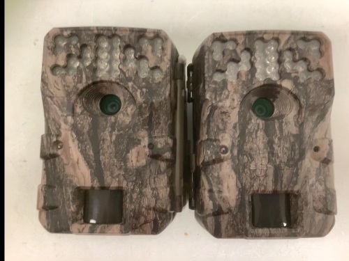 Lot of (2) Trail Cams, E-Comm Return - Lot 383