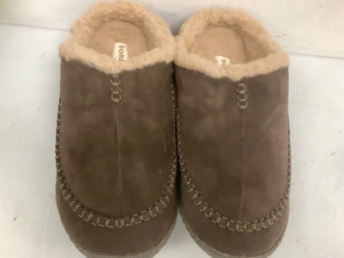 Sorel Mens Slippers, 10, Appears New, Sold as is - Lot 717