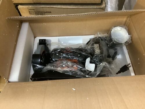 WEN BG625V 2.5-Amp 6-Inch Variable Speed Bench Grinder with Flexible Work Light - Missing Shields  - Lot 352