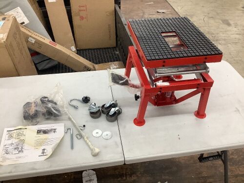 Motorcycle Scissor Jack 300LBS Hydraulic Lift Table - Missing One Caster  - Lot 307