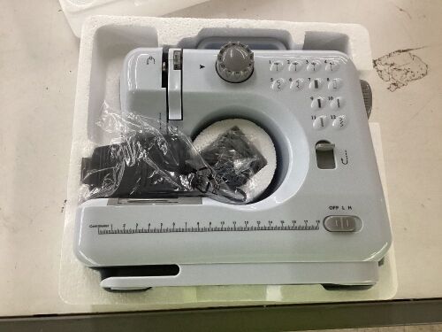 6V Portable Foot Pedal Sewing Machine w/ 12 Stitch Patterns - Lot 671