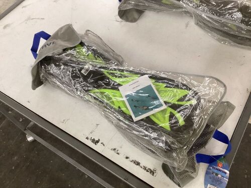 Lot of (2) Swim Fins  - Lot 389