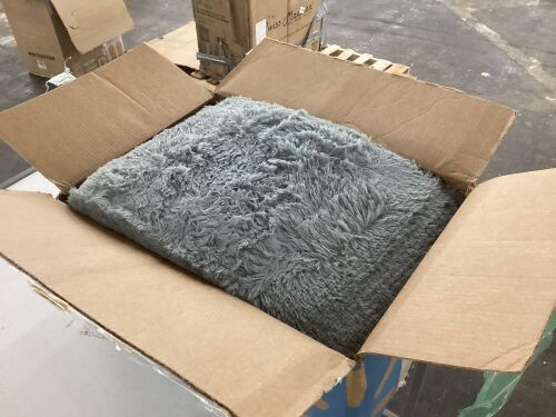 Large Shag Rug, Unknown Size  - Lot 493