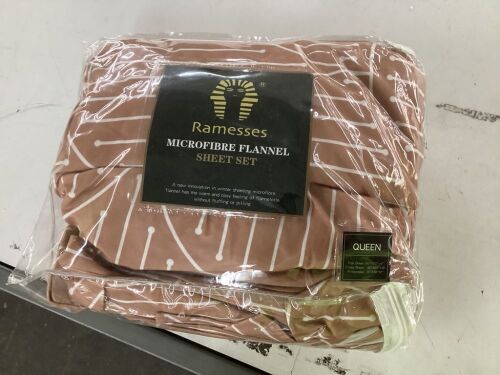 Microfiber Flannel Sheet Set, Queen  - Lot 679