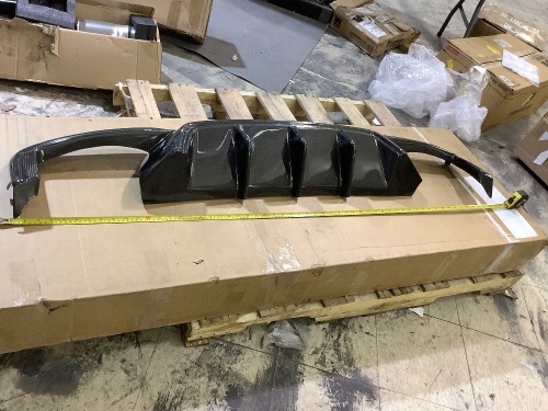Carbon fiber part for unknown vehicle - Lot 594