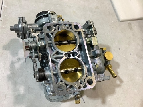 Carburetor for unkown vehicle - Lot 595