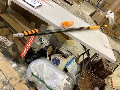 Extend a reach telescoping pole with duster attachment - Lot 78