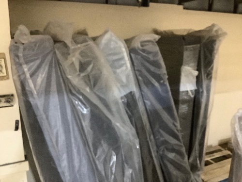 Lot of 6 mattress foundations 4 Queen, 2 Twin - Lot 317
